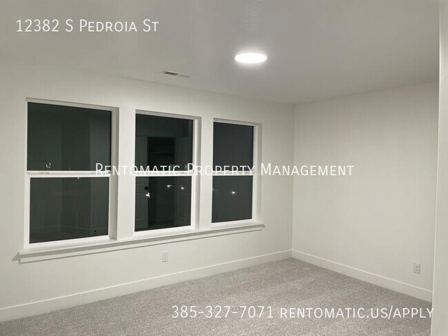 Building Photo - 12382 Pedroia St