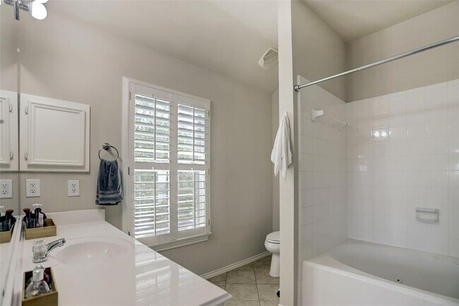 Building Photo - 3002 Terrace Hills Ln