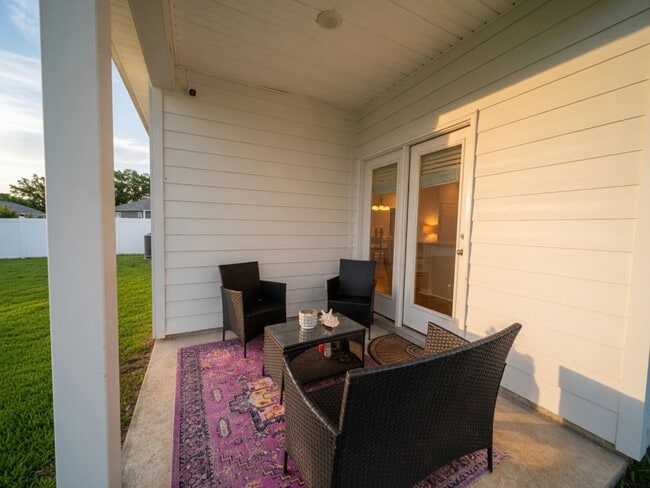 Building Photo - 156 Olivia Cir