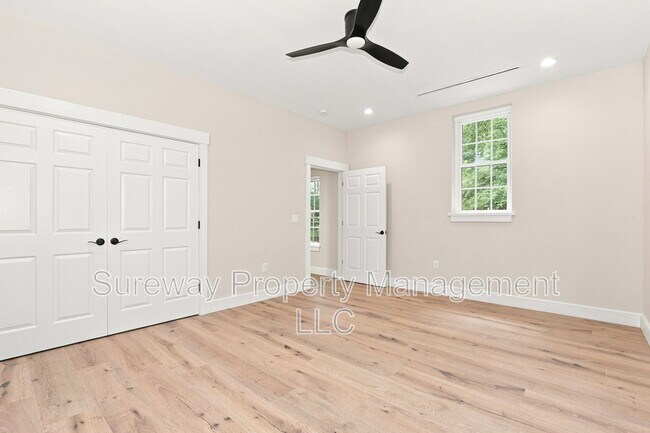 Building Photo - 5565 Pennell Rd