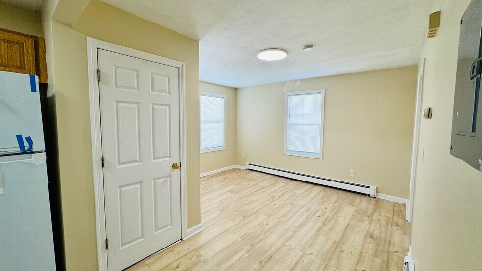 Living Room - 58 Kent St