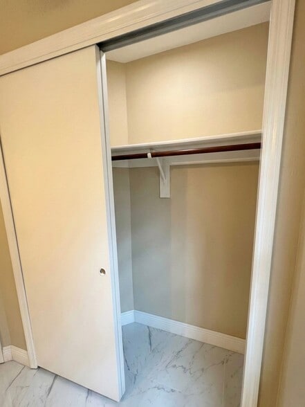 Building Photo - 355 Springdale Dr