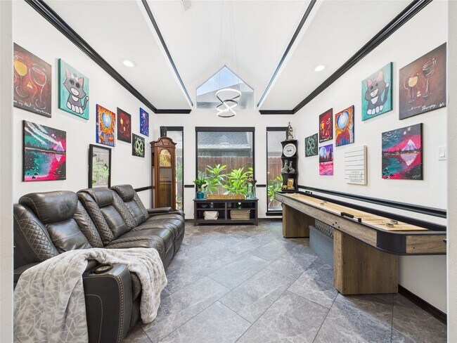 Building Photo - 203 Las Brisas St