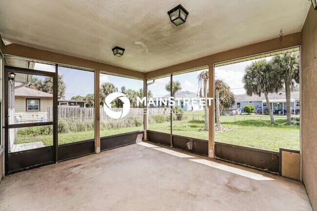 Building Photo - 3 Bedroom Pet-Friendly Home in Sebastian, ...