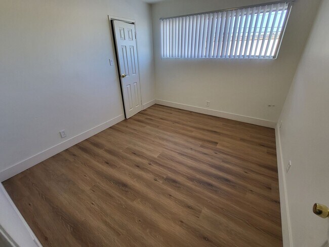 Building Photo - 3351 E Andy St