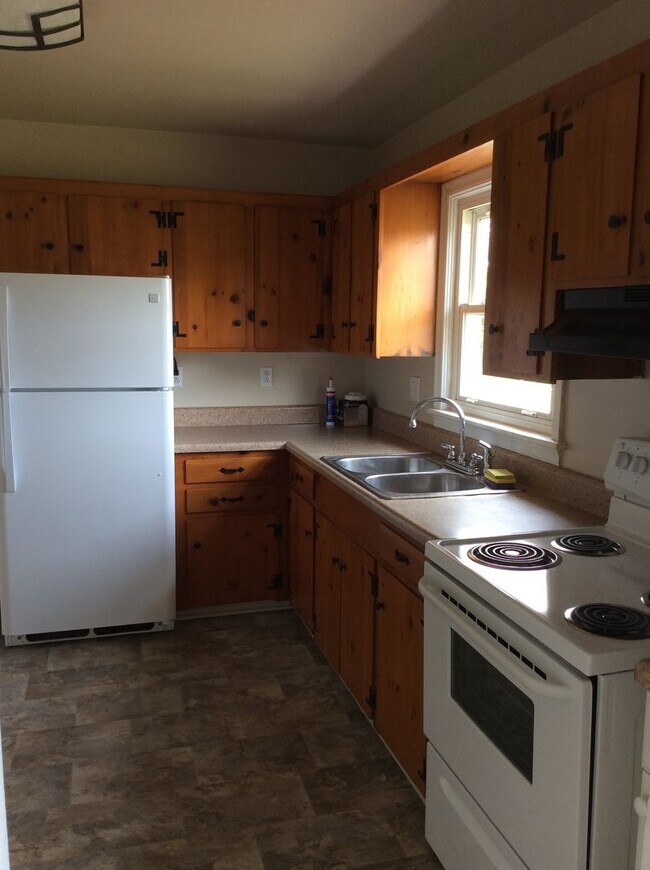 Building Photo - Coming Soon – Renovated 3-Bedroom Home in ...