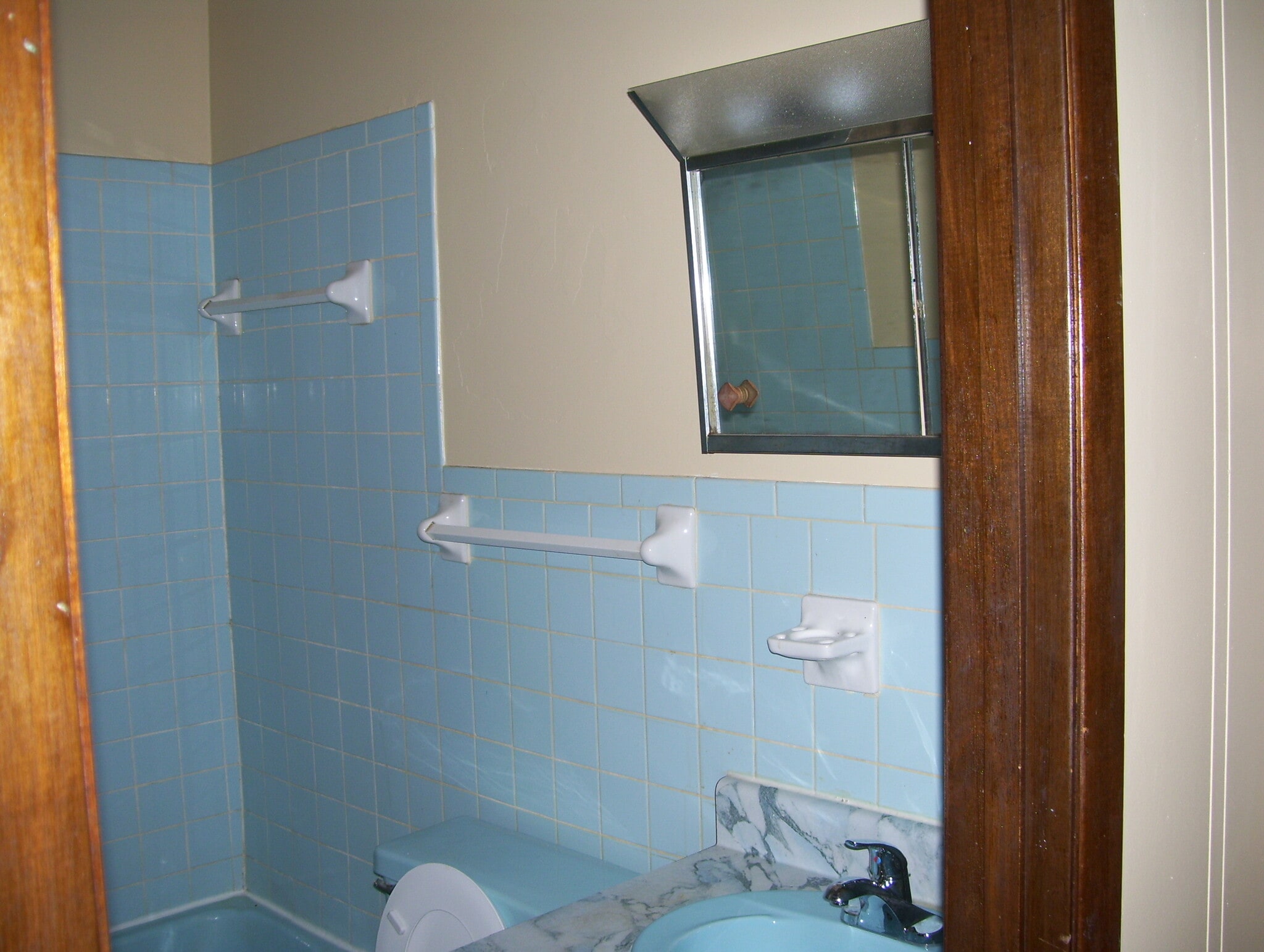 Building Photo - 925 McArthur Rd