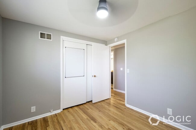 Building Photo - Stunning Single Family Home In Excellent L...