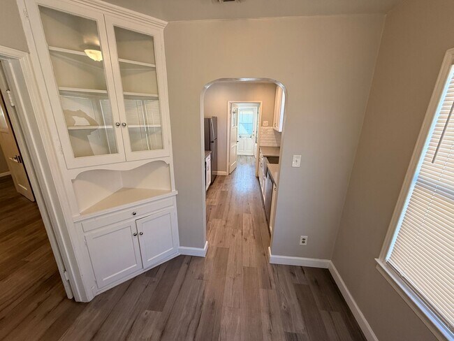 Building Photo - 2nd St., 829-831