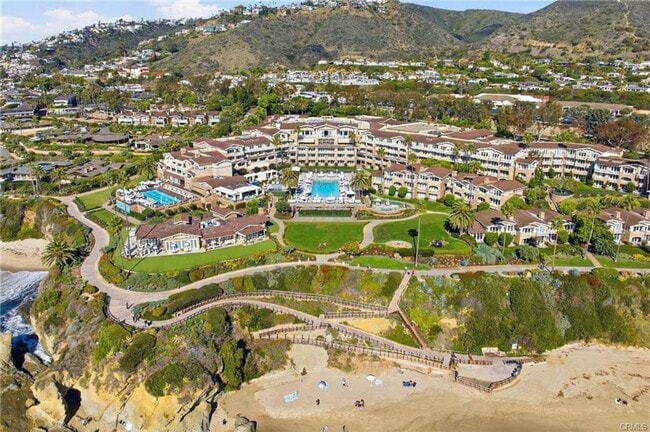 Building Photo - Charming Coastal Retreat in the Heart of Laguna Beach