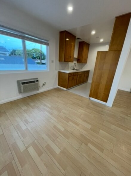 Building Photo - 3433 Madera Ave
