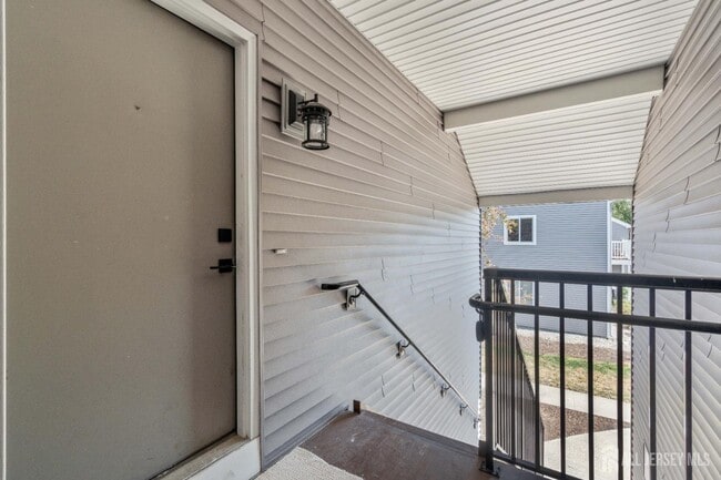 Building Photo - 7518 Tamarron Dr