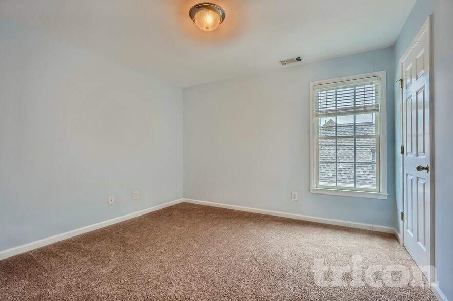 Building Photo - 1231 Brentwood Ct