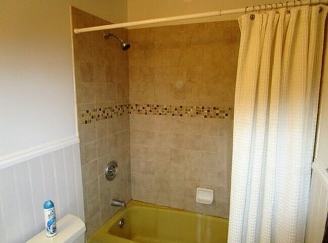 Building Photo - 12 Williamsburg Ct