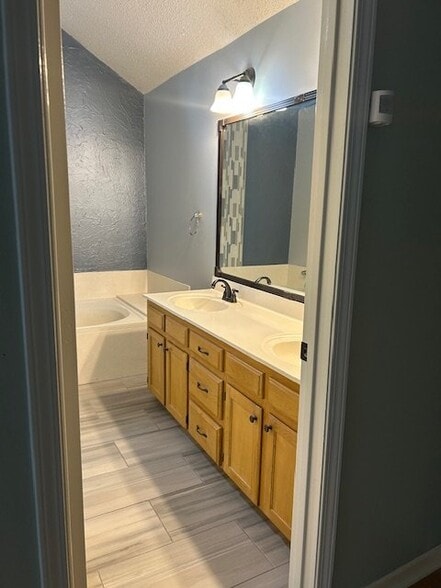 Building Photo - 4138 Stumberg Ln