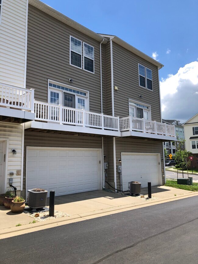 Building Photo - 2703 Osprey Way