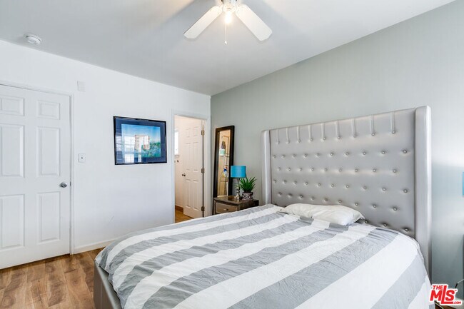 Building Photo - 137 Rexford Dr