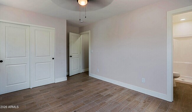 Building Photo - 454 S Pioneer