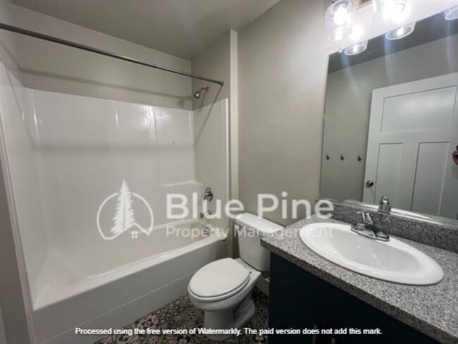 Building Photo - 359 N 3rd West St