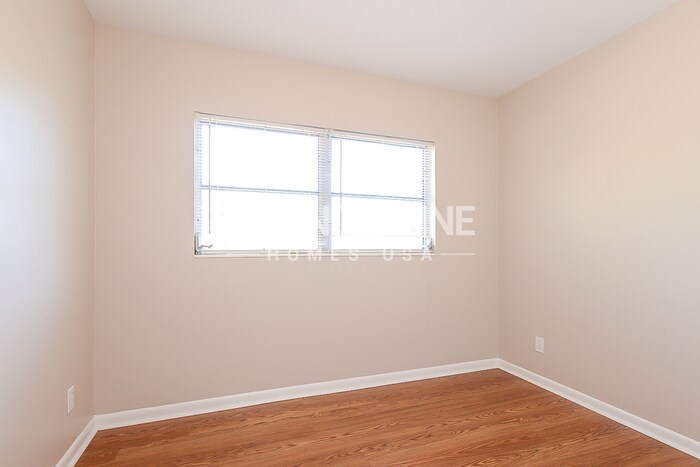 Building Photo - 4301 W Bay Ave