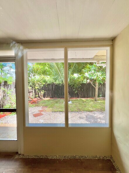 Building Photo - 7021 SW 19th Mnr