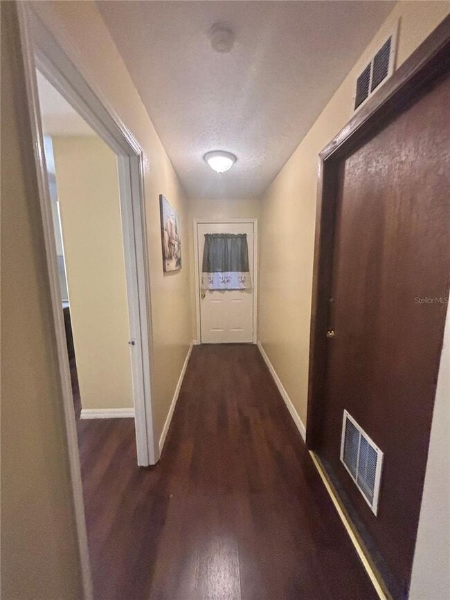 Building Photo - Charming 1-Bedroom Rental- – All Utilities Included!