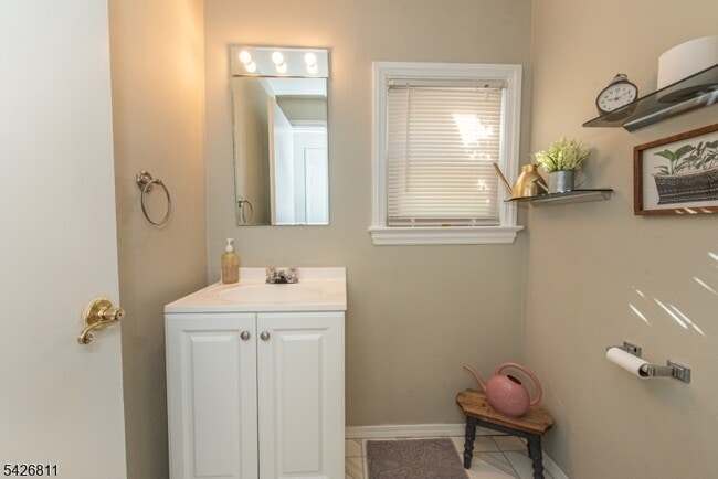 Building Photo - 123 Smull Ave