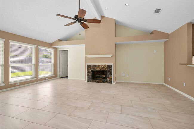 Building Photo - 10822 Oak Acres Dr