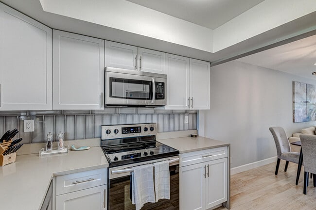 Building Photo - 2680 Barkley Dr W