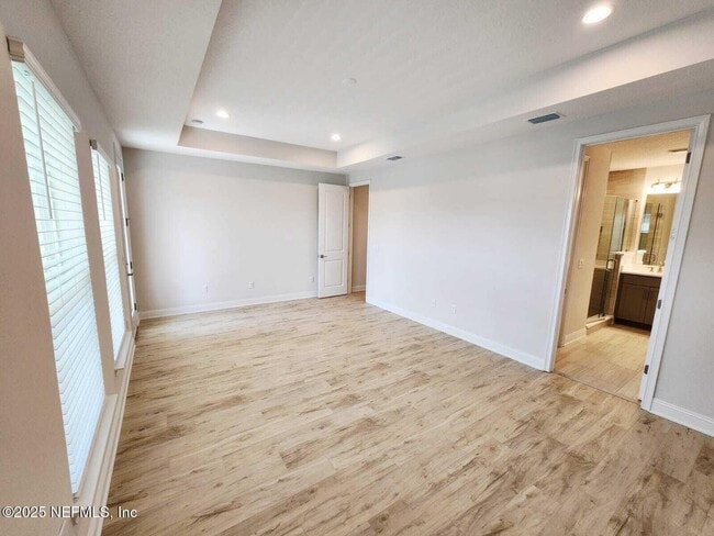 Building Photo - 541 Crestview Dr