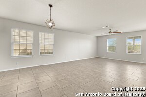 Building Photo - 2122 York Dr