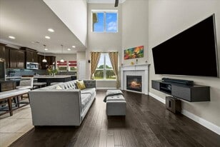 Building Photo - 556 Waterloo Dr