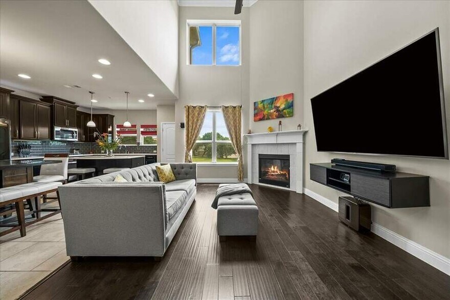 Primary Photo - 556 Waterloo Dr