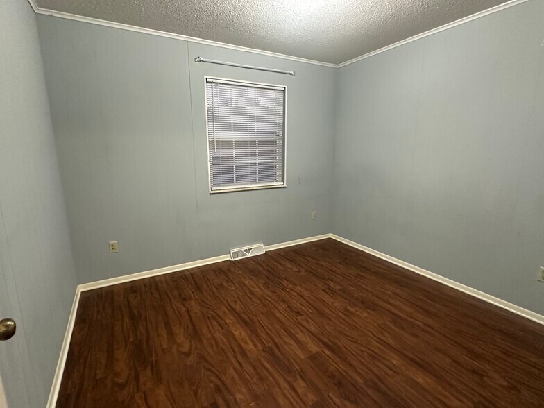 (2) Bedroom - 103 Skyview Dr