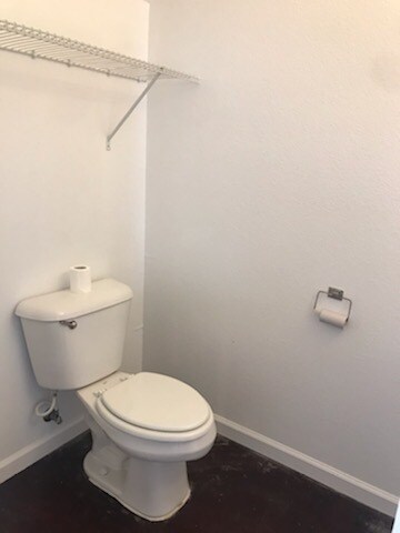 Building Photo - 2020 Southwood Dr