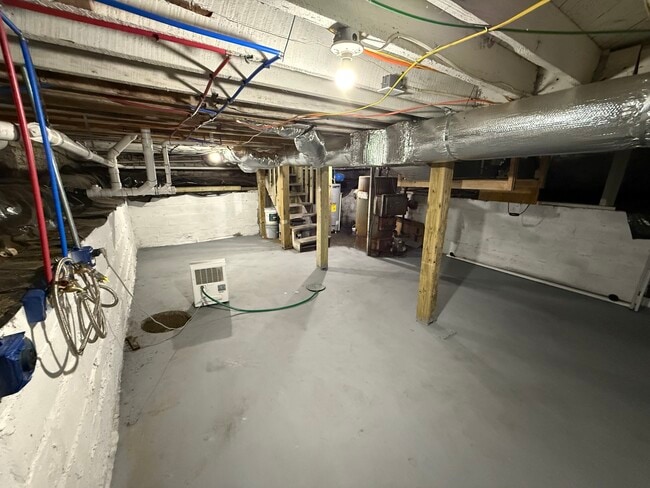 Building Photo - 237 Randolph St