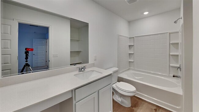 Building Photo - 16205 Lovers Ln