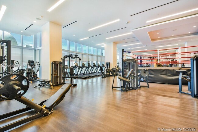 Building Photo - 851 NE 1st Ave