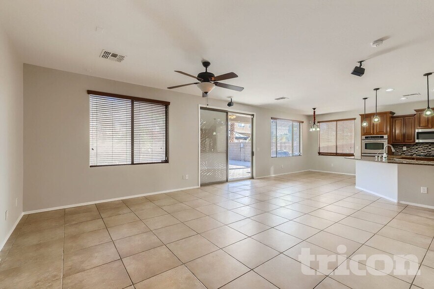 Building Photo - 43633 W Cydnee Dr