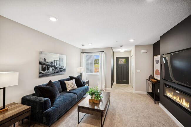 Building Photo - Brand New Townhome - Be the first to live here!