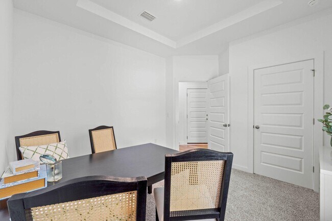 Building Photo - 423 Arrowwood Blvd