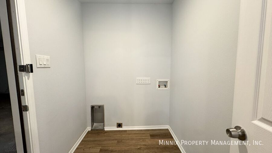 Building Photo - 8415 10th Pl
