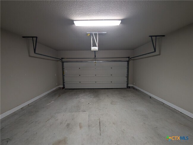 Building Photo - 1211 FM306