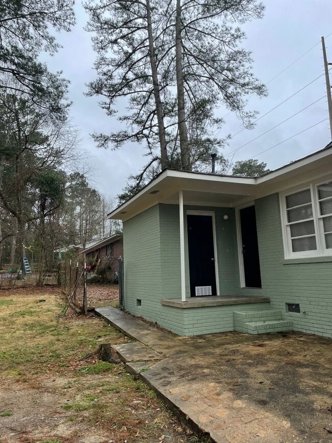 Building Photo - Cute and Newly Renovated Brick One Level Home in Auburn