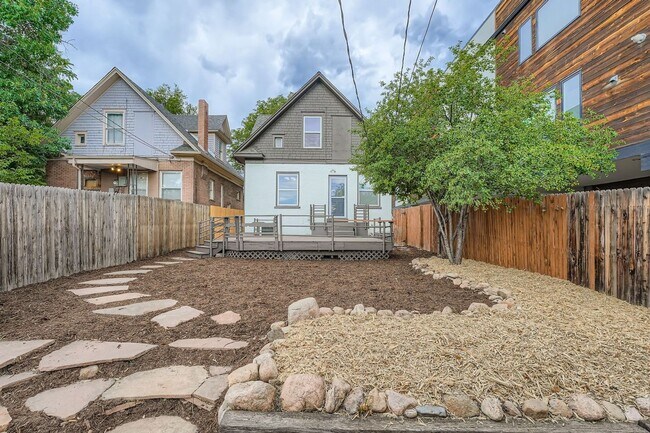 Building Photo - Stylish Home in the Heart of Highland with Detached Garage & Mother-in-Law Suite