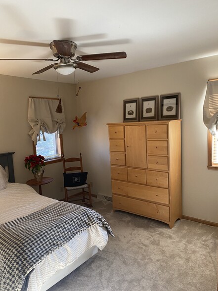 Building Photo - 619 Wellington Dr