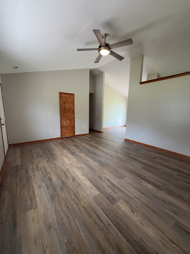Building Photo - 133 Lawndale Ln