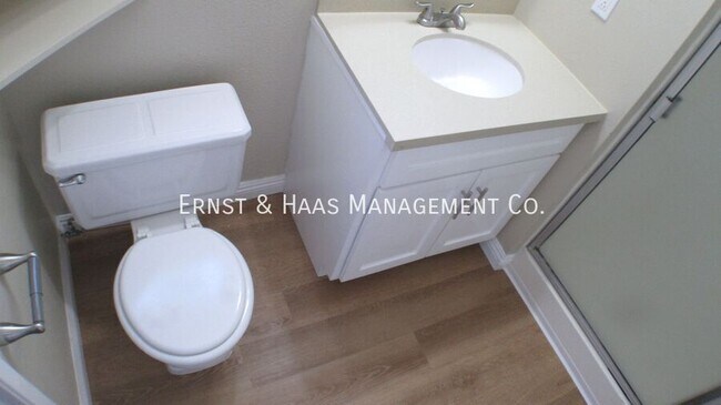 Building Photo - 3875 Cherry Ave