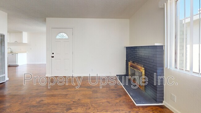 Building Photo - 175 Oroview Dr