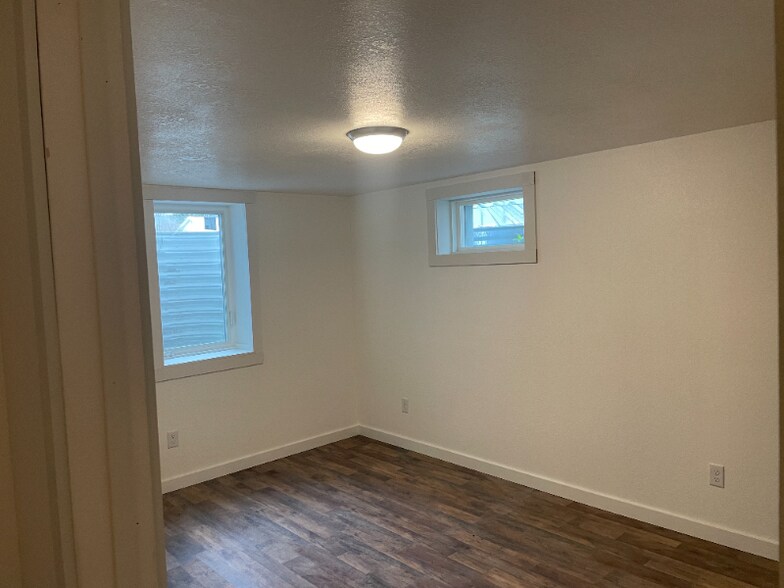 Building Photo - 2145 S 11th St W